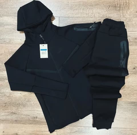 Nike Crna Tech Fleece v3 Trenerka