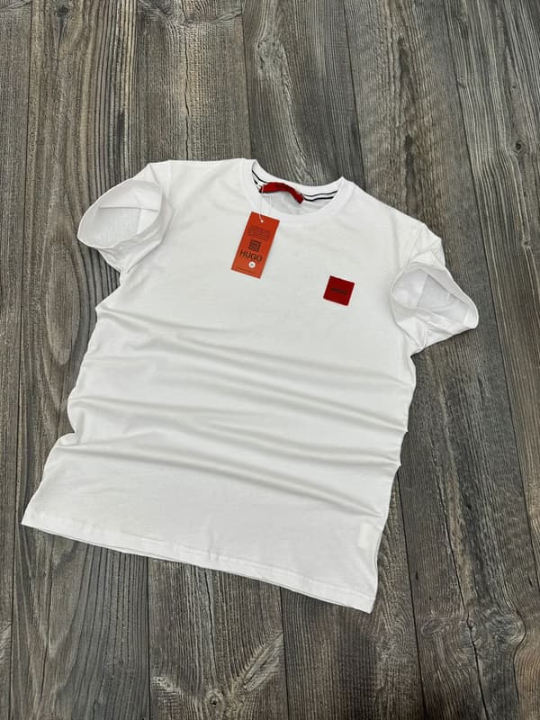 Hugo Boss Bijela Majica Crveni Znak - slika 1